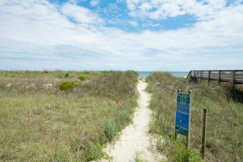 Sandy Dunes Oceanfront Condo - Just Renovated June 2020 默特尔比奇 外观 照片